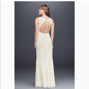 Flower Lace V-Neck Wedding Dress with Empire Waist